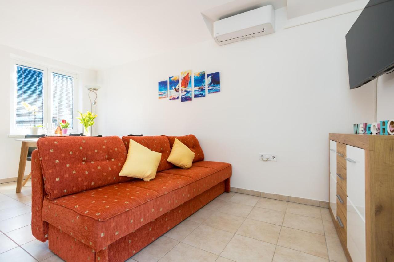 Sara Apartmán *