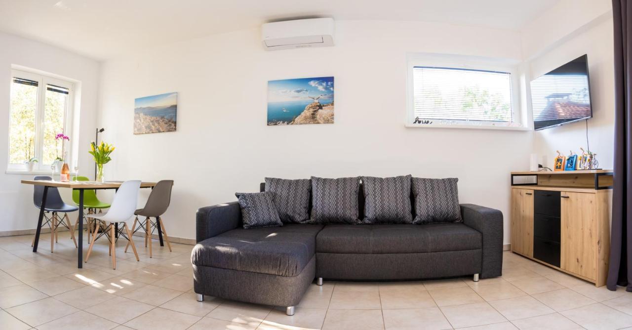 Sara Apartment Milohnici